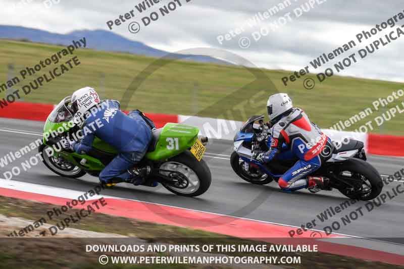 cadwell no limits trackday;cadwell park;cadwell park photographs;cadwell trackday photographs;enduro digital images;event digital images;eventdigitalimages;navarra;no limits trackdays;peter wileman photography;racing digital images;trackday digital images;trackday photos